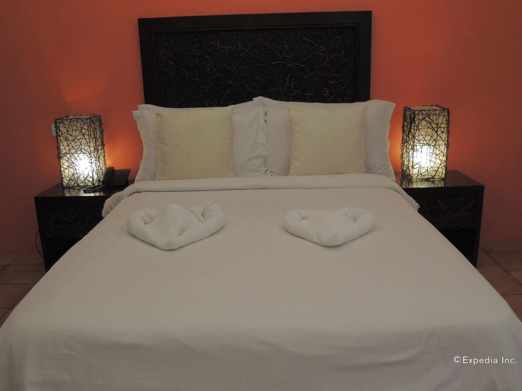 Elsalvador Beach Resort Maslog  Экстерьер фото