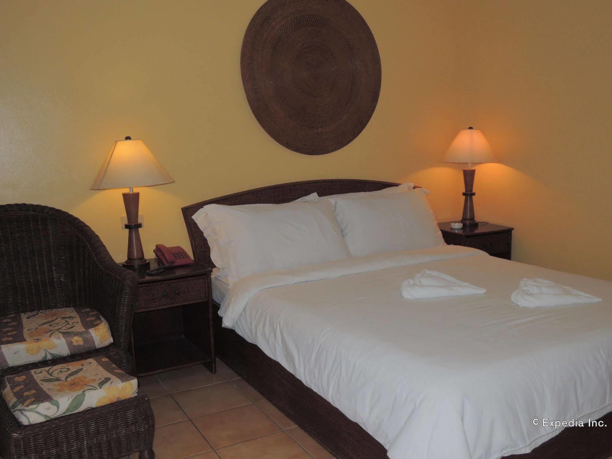 Elsalvador Beach Resort Maslog  Экстерьер фото